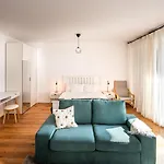 Tana D'avia Apartman *