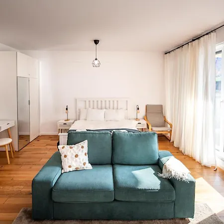 Tana D'avia 布加勒斯特