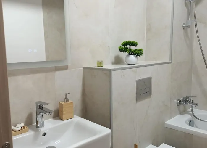 Tana D'avia * بوخارست